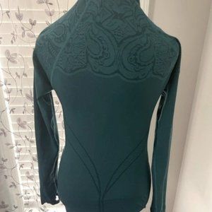 Athleta Green Zip Up Workout Hoodie. Size S w/pattern on shoulders and back